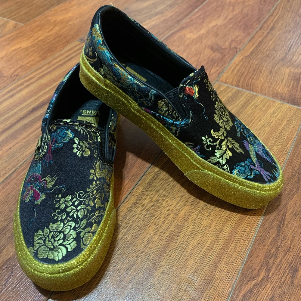NEW VANS x OPENING CEREMONY Classic Slip on